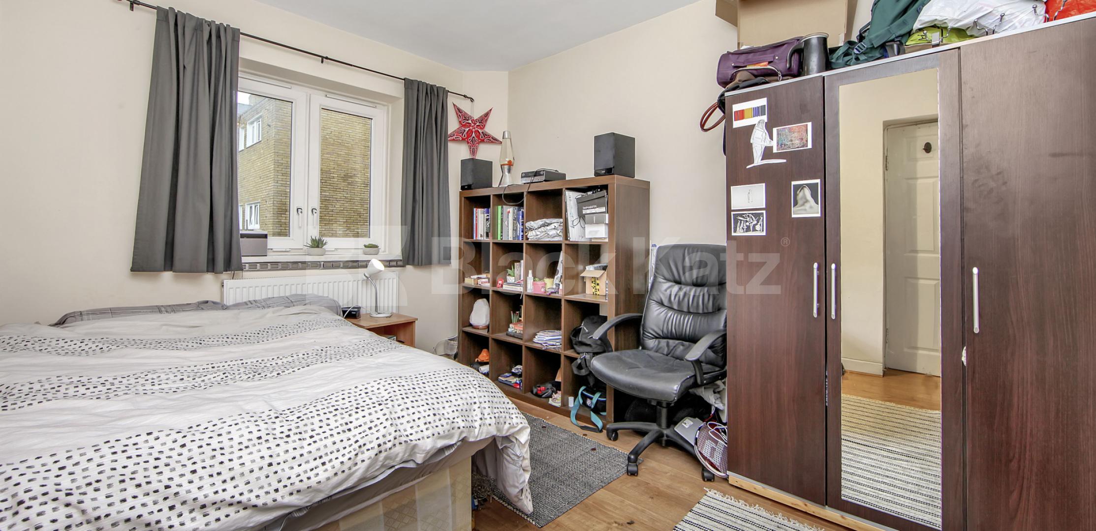 			NEW INSTRUCTION , 4 Bedroom, 1 bath, 1 reception Apartment			 Burbage Close , Borough/London Bridge